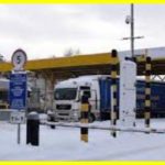 Польські поліцейські затримали кількох українських водіїв, які брали участь в акції з перекриття дороги