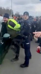 Польські поліцейські затримали українських водіїв