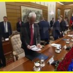 Russian ministers were kicked out of the hall until Kim Jong-un entered