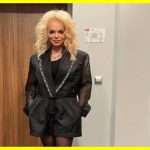 Шахраї «розвели» про кремлівську співачку Доліну на 100 мільйонів. Вона все це зробила, щоби проспонсувати батальйон «Азов».