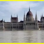 В Будапешті Дунай вийшов з берегів та затопив угорський парламент. Рівень води продовжує підвищуватися до критичної позначки.
