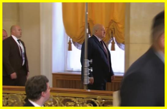 Lukashenko could not climb the stairs in the Kremlin