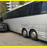 Автобус протаранив автівки та пішоходів у Києві