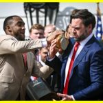 Джей Ді Венс зламав чемпіонський кубок команди Buckeyes