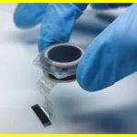 Маск збирається повернути сліпим зір