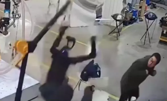 In China, a robot unexpectedly attacked engineers