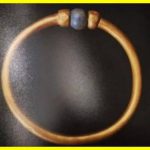 З музею вкрадено унікальний золотий браслет