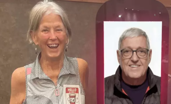 Widow Brings Husband Back as Hologram at Funeral. на власному похороні