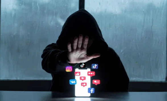 The Popular Stereotype About the Benefits of Quitting Social Media Has Been Dispelled
