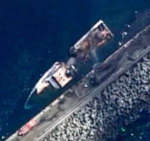 Ukrainian military destroyed a Russian FSB border patrol vessel
